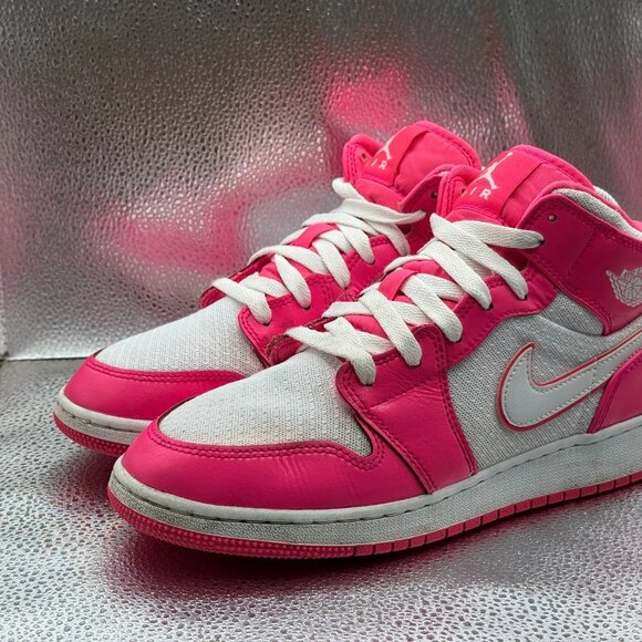 Size 6.5 Nike Air Jordan 1 Mid Kids Hyper Pink Basketball Sneakers 555112-611 - Picture 6 of 11